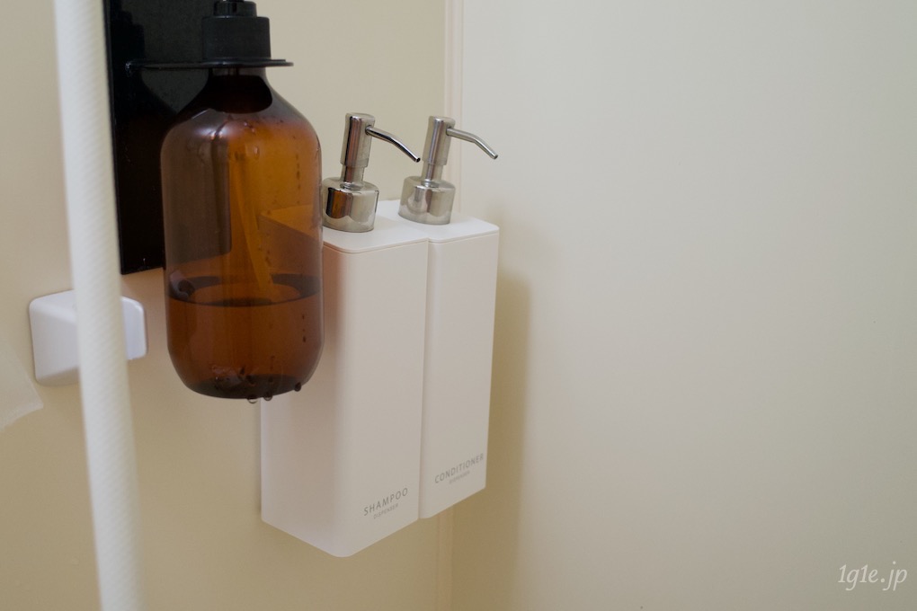 シャンプーコンディショナーをマグネットディスペンサーにそのまま詰め替え